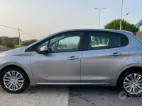 Usata Peugeot 208 102 CV (75 kW) 2019 Grigio Utilitaria
