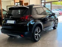 Usata Peugeot 2008 Allure 99 CV (72 kW) 2017 Nero SUV