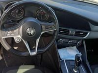 Usata Alfa Romeo Giulia 150 CV (110 kW) 2016 Grigio Berlina