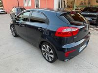 Usata Kia Rio 81 CV (59 kW) 2016 Blu Berlina