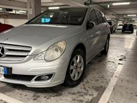 Usata Mercedes R320 224 CV (164 kW) 2006 Grigio Monovolume