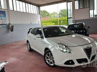 Usata Alfa Romeo Giulietta Exclusive 105 CV (77 kW) 2014 Bianco Utilitaria