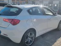 Usata Alfa Romeo Giulietta Exclusive 105 CV (77 kW) 2013 Bianco Utilitaria