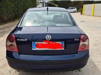 Usata VW Passat 130 CV (95 kW) 2001 Blu Berlina
