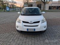 Usata Toyota Urban Cruiser 100 CV (73 kW) 2010 Bianco Utilitaria