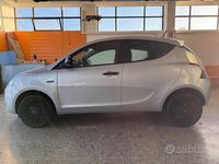 Usata Lancia Ypsilon Gold 69 CV (50 kW) 2021 Grigio Utilitaria