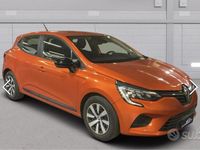 Usata Renault Clio V Evolution 67 CV (49 kW) 2023 Arancione Berlina