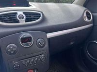 Usata Renault Clio II Dynamique 86 CV (63 kW) 2006 Berlina