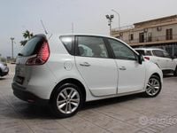 Usata Renault Scénic III Luxe 131 CV (96 kW) 2010 Bianco Monovolume