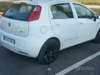 Usata Fiat Grande Punto 75 CV (55 kW) 2012 Bianco Utilitaria