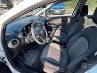 Usata Fiat Punto Street 69 CV (50 kW) 2014 Bianco Utilitaria