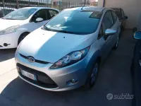 Usata Ford Fiesta Titanium 82 CV (60 kW) 2012 Grigio Berlina