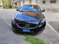 Usata Volvo V40 R-Design Momentum 120 CV (88 kW) 2016 Nero Berlina
