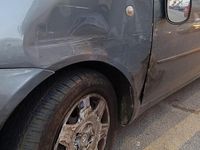 Usata Fiat Punto 69 CV (50 kW) 2005 Grigio Utilitaria