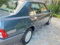 Usata Alfa Romeo 75 110 CV (80 kW) 1990 Blu Berlina