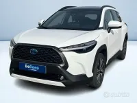 Usata Toyota Corolla Cross Lounge 152 CV (111 kW) 2022 Bianco SUV
