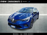 Käytetty Renault Clio V Intens 101 HP (74 kW) 2023 Sininen Sedan