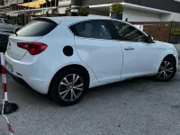 Usata Alfa Romeo Giulietta Distinctive 120 CV (88 kW) 2012 Bianco Utilitaria