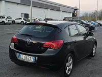 Usata Opel Astra 110 CV (80 kW) 2012 Nero Berlina