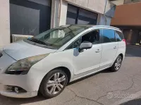 Usata Peugeot 5008 112 CV (82 kW) 2012 Monovolume