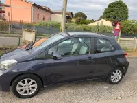 Second-hand Toyota Yaris Active 69 CP (50 kW) 2012 Maro Hatchback