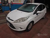 Usata Ford Fiesta 70 CV (51 kW) 2009 Bianco Berlina