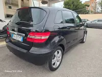 Usata Mercedes B180 Chrome 109 CV (80 kW) 2011 Nero Utilitaria
