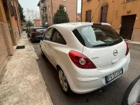 Usata Opel Corsa 65 CV (47 kW) 2013 Bianco Utilitaria