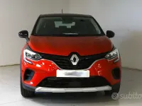 Usata Renault Captur Equilibre 91 CV (66 kW) 2023 Rosso SUV