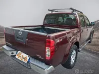 Usata Nissan Navara 190 CV (139 kW) 2011 Marrone Pick-up