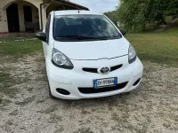 Usata Toyota Aygo Connect Style 68 CV (50 kW) 2013 Bianco Utilitaria