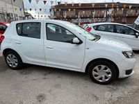Usata Dacia Sandero Lauréate 75 CV (55 kW) 2014 Bianco Berlina