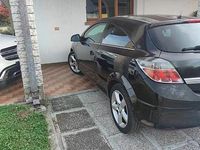 Usata Opel Astra 101 CV (74 kW) 2010 Nero Berlina
