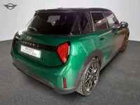 Usata Mini Cooper Favoured 150 kW (204 CV) 2025 Verde Utilitaria