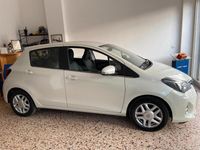 Usata Toyota Yaris Lounge 69 CV (50 kW) 2015 Bianco Berlina