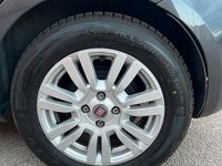 Usata Fiat Punto Lounge 75 CV (55 kW) 2014 Grigio Utilitaria