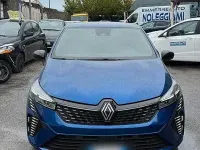 Begagnad Renault Clio V Techno 90 HK (66 kW) 2024 Blå Sedan