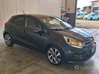 Usado Kia Rio 90 CV (66 kW) 2016 Gris Utilitario