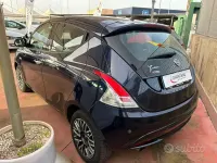 Usata Lancia Ypsilon Silver 69 CV (50 kW) 2017 Viola Utilitaria