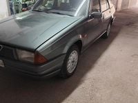 Usata Alfa Romeo 75 110 CV (80 kW) 1986 Verde Berlina