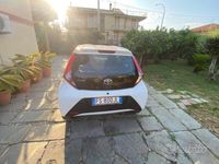 Usata Toyota Aygo 72 CV (52 kW) 2018 Bianco Utilitaria