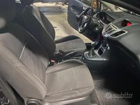 Usata Ford Fiesta 53 CV (38 kW) 2012 Nero Utilitaria