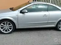 Usata Opel Astra Cabriolet 150 CV (110 kW) 2007 Grigio Cabrio