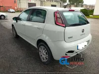 Usata Fiat Punto 77 CV (56 kW) 2015 Bianco Utilitaria