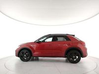 Usata VW T-Roc R-line 150 CV (110 kW) 2022 Kings red metallizzato deep black perlat SUV