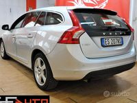Usata Volvo V60 R-Design 163 CV (119 kW) 2013 Argento Station wagon