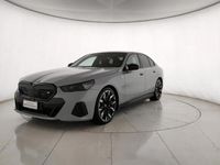 Usata BMW i5 Comfort Edition 442 kW (601 CV) 2023 Brooklyn grey Berlina
