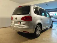 Usata VW Touran Highline 140 CV (102 kW) 2011 Argento Monovolume