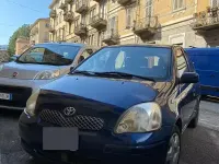 Usata Toyota Yaris 65 CV (47 kW) 2003 Bluazzurro Berlina