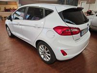 Usata Ford Fiesta Titanium 86 CV (63 kW) 2018 Bianco Utilitaria